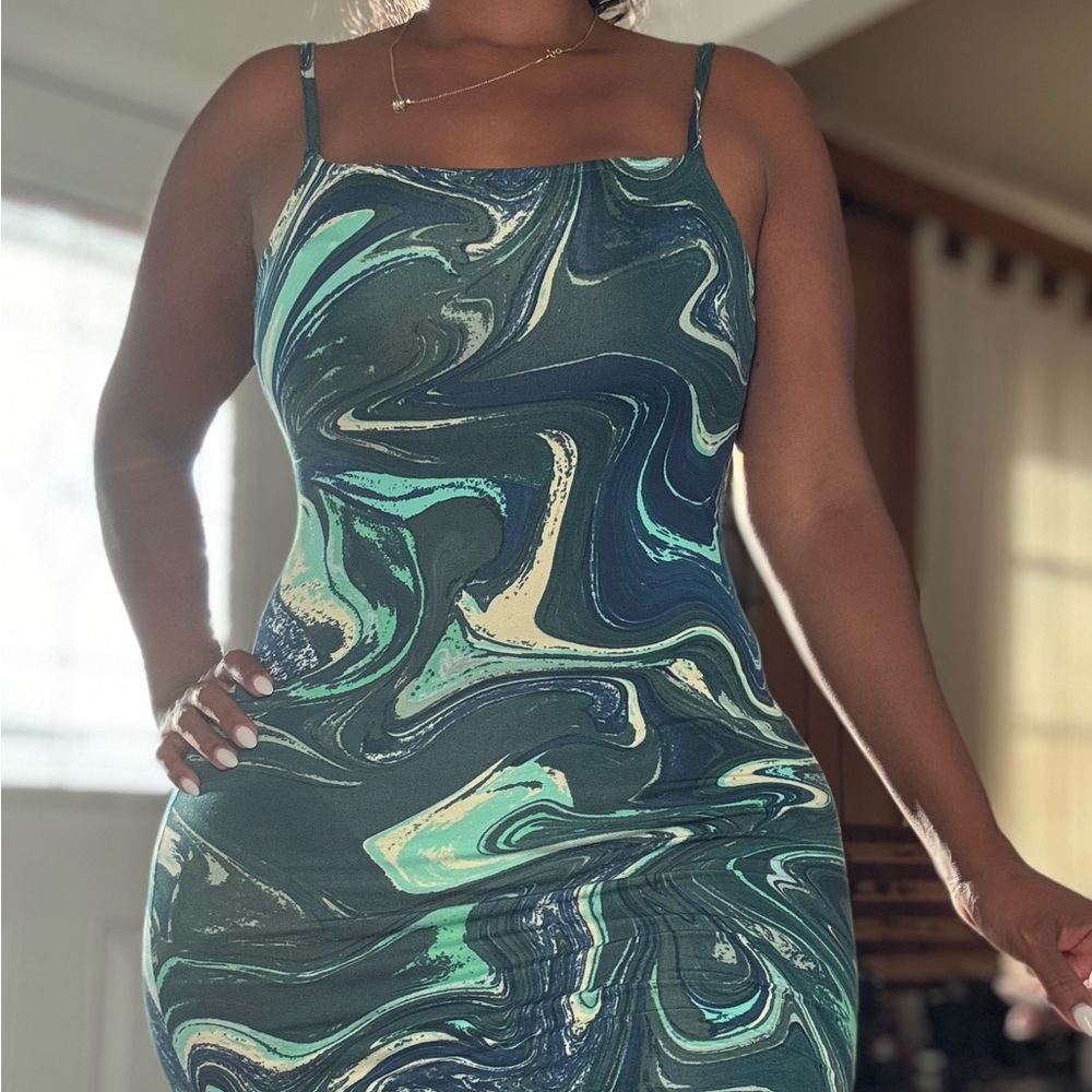Fashion Nova dress size M/L NWOT